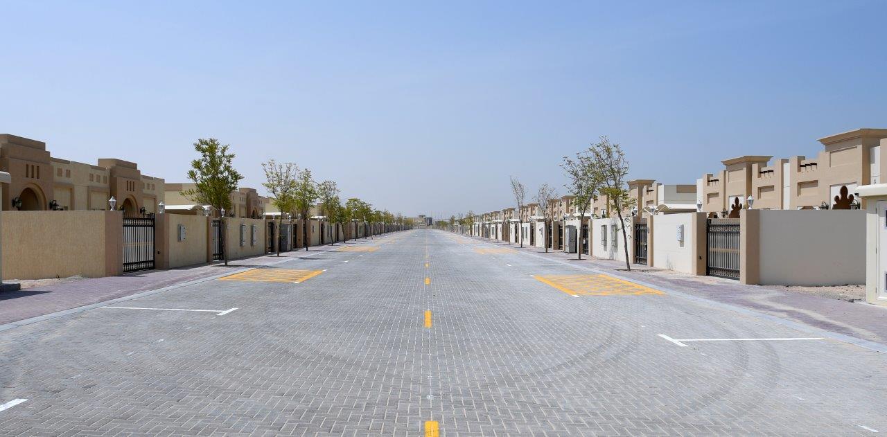 Villas in Al Qouz and Oud Mateena - فلل في القوز وعود المطينة