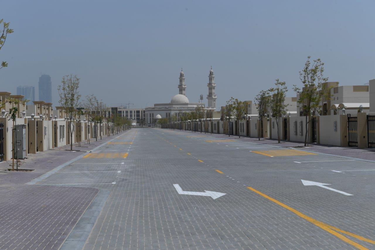 Villas in Al Qouz and Oud Mateena - فلل في القوز وعود المطينة