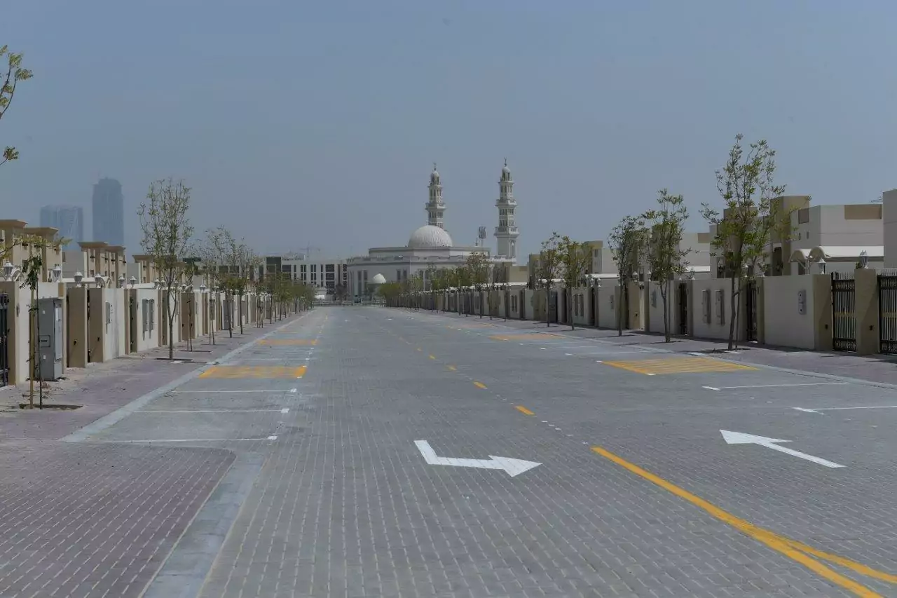 Villas in Al Qouz and Oud Mateena - فلل في القوز وعود المطينة