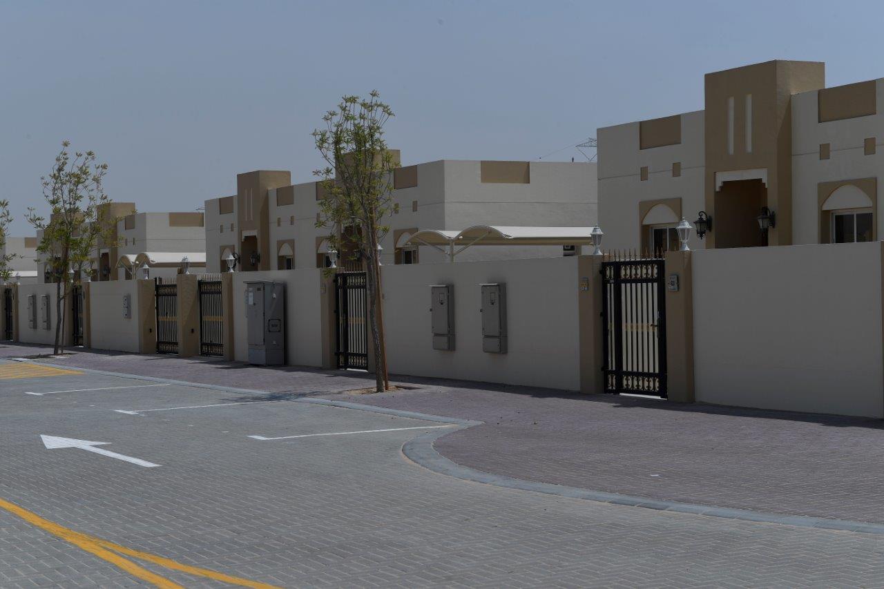 Villas in Al Qouz and Oud Mateena - فلل في القوز وعود المطينة