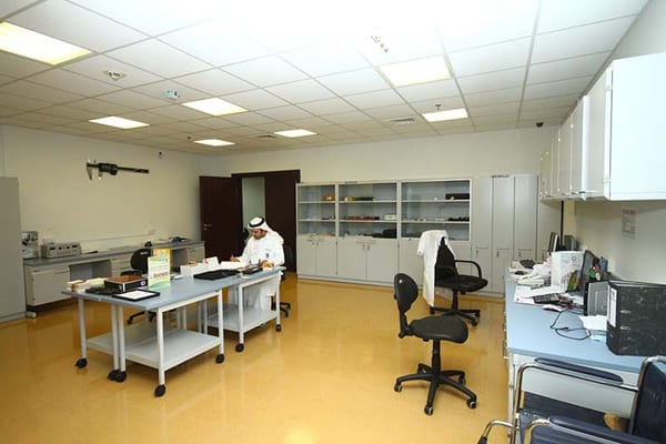 Laboratories and Information Network - مبنى المختبرات وشبكة المعلومات