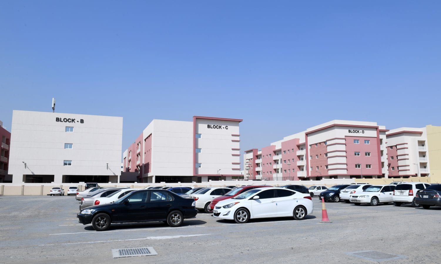 Dubai Corporation for Ambulance Services Staff Housing - سكن موظفي مؤسسة دبي لخدمات الإسعاف