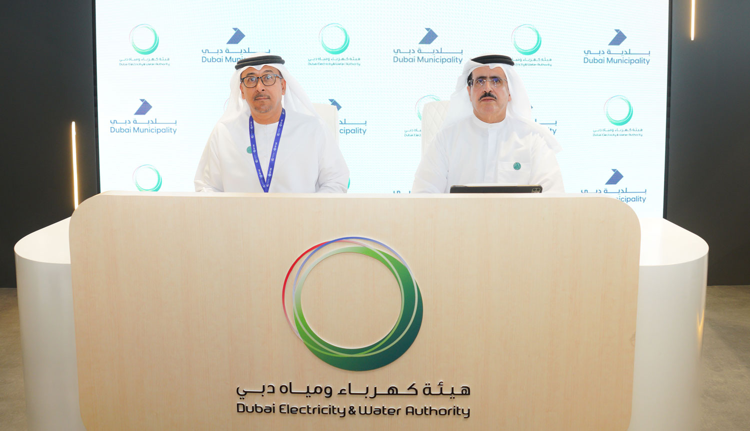 بلدية دبي وهيئة كهرباء ومياه دبي توقعان اتفاقية مشروع توليد الطاقة الكهربائية من الغازات الحيوية المستخلصة من مكب النفايات