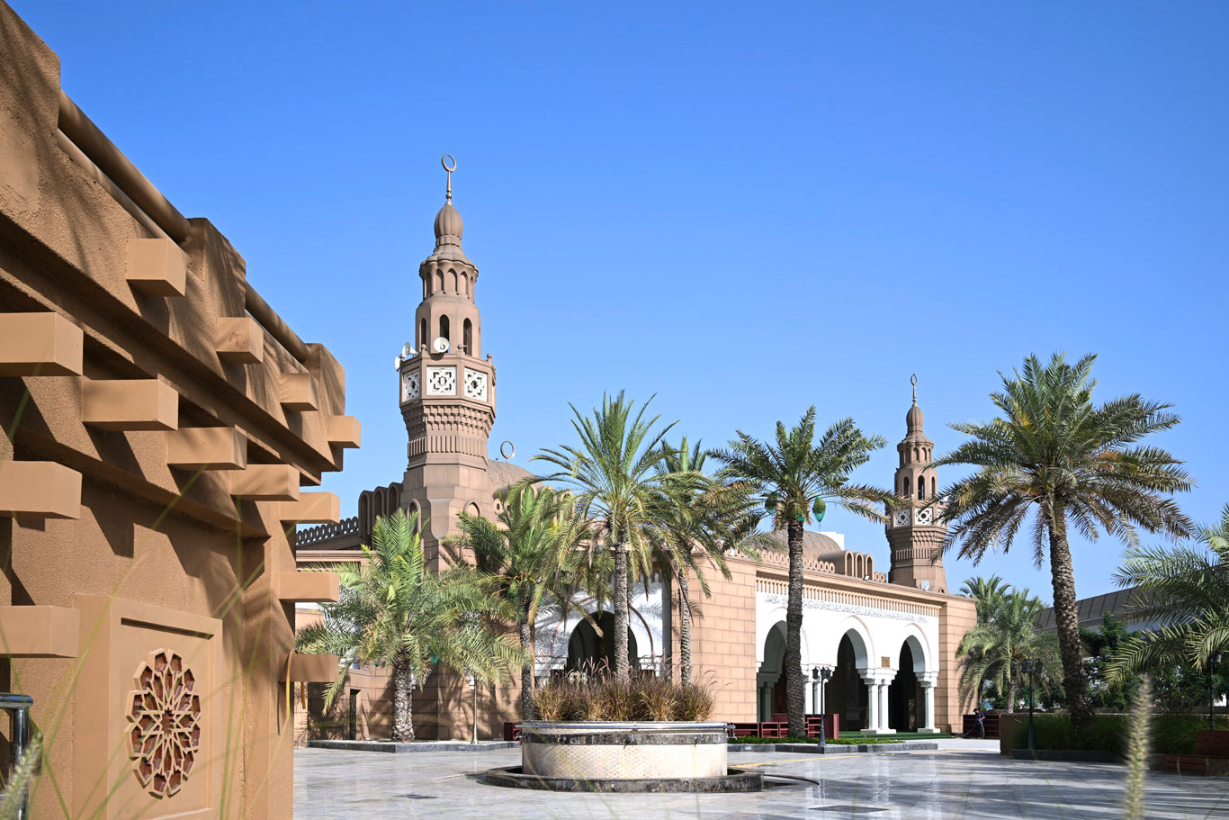 Al Rashidiya Grand Mosque 1