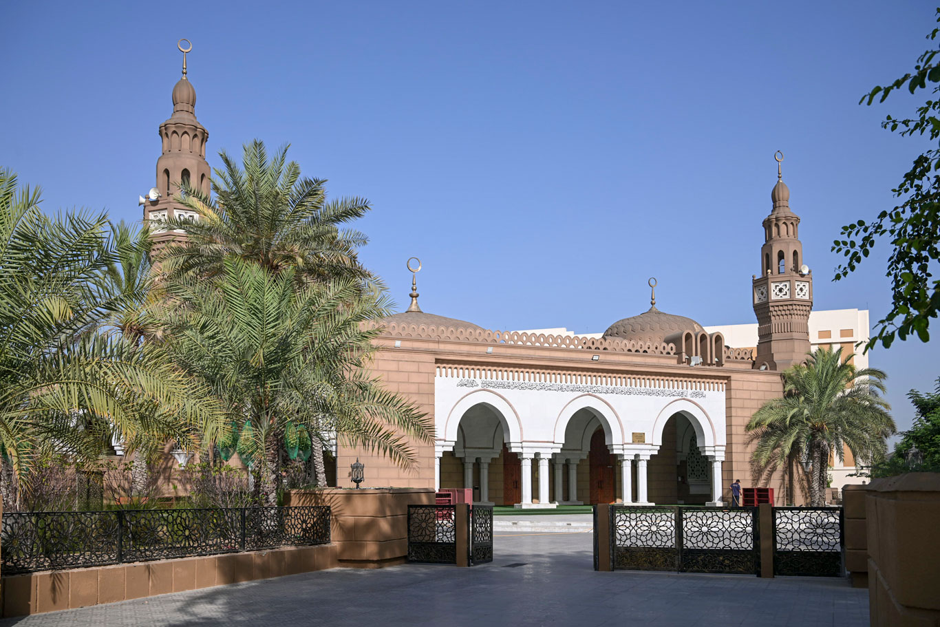 Al Rashidiya Grand Mosque 3